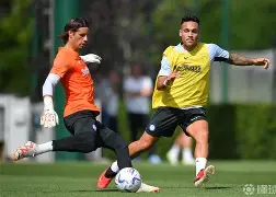 包含国内足球后备人才备战比赛，雄心壮志掀起新热潮的词条